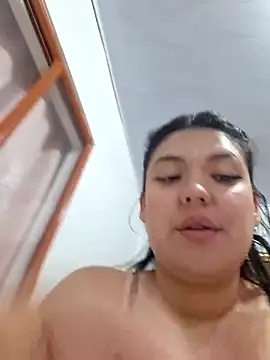 Snapshot of Sophie-hatter chatting on 05-24-26, 01:32 Sophie-hatter online show from 05-24-26, 01:32