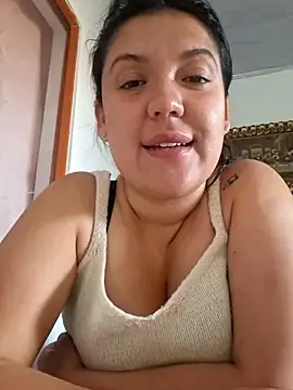 Snapshot of Sophie-hatter chatting on 06-15-26, 03:36 Sophie-hatter online show from 06-15-26, 03:36