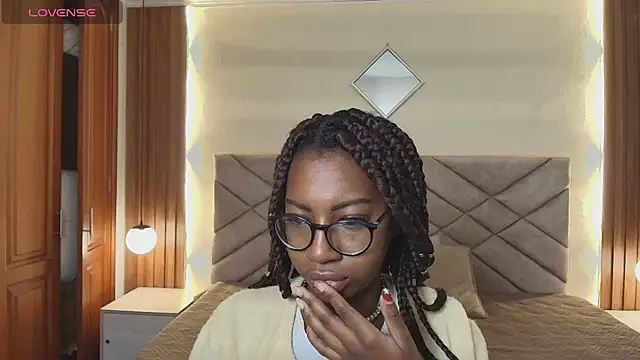 Snapshot of Raquel_jones chatting on 07-15-26, 12:21 Raquel jones online show from 07-15-26, 12:21