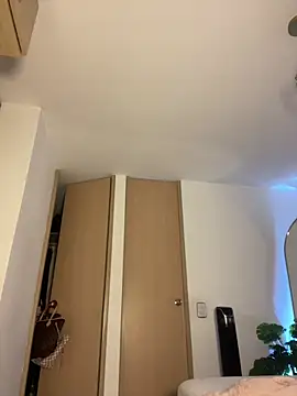 Snapshot of _laura_02 chatting on 12-16-24, 08:58 laura 02 online show from 12-16-24, 08:58