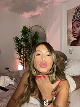 Snapshot of _laura_02 chatting on 12-28-24, 04:52 laura 02 online show from 12-28-24, 04:52