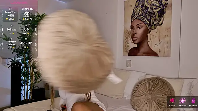 Snapshot of _laura_02 chatting on 01-21-25, 10:30 laura 02 online show from 01-21-25, 10:30