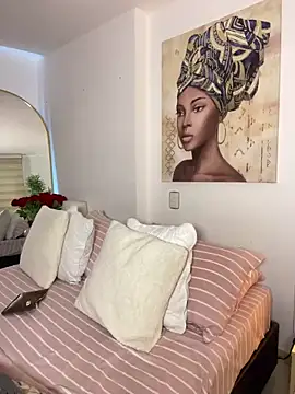 Snapshot of _laura_02 chatting on 01-31-25, 07:29 laura 02 online show from 01-31-25, 07:29