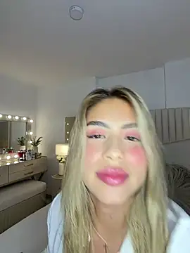 Snapshot of _laura_02 chatting on 02-19-26, 11:34 laura 02 online show from 02-19-26, 11:34