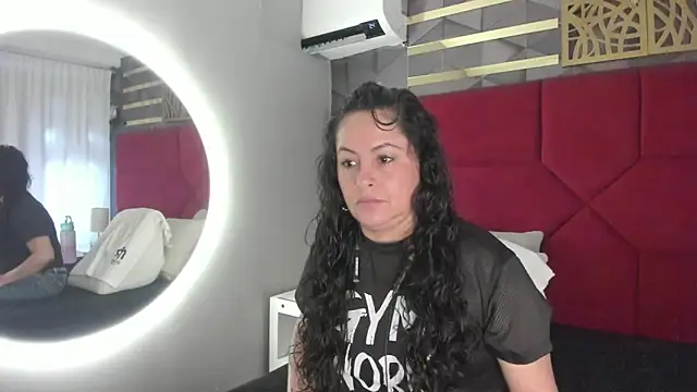 Snapshot of hanny_milf chatting on 04-18-26, 11:58 hanny milf online show from 04-18-26, 11:58