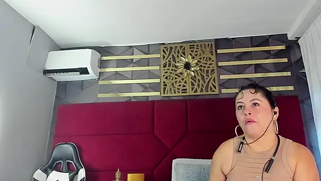 Snapshot of hanny_milf chatting on 06-28-26, 12:00 hanny milf online show from 06-28-26, 12:00