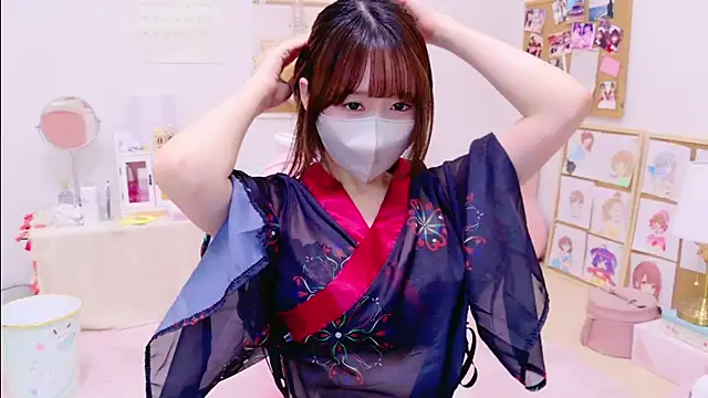 Yui-Ch online show from 01-05-25, 01:58