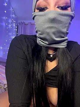 Snapshot of kamila_french chatting on 11-12-25, 12:11 kamila french online show from 11-12-25, 12:11