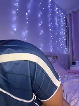 Snapshot of kamila_french chatting on 12-13-25, 10:26 kamila french online show from 12-13-25, 10:26