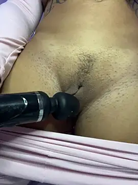 Snapshot of kamila_french chatting on 12-22-25, 10:29 kamila french online show from 12-22-25, 10:29