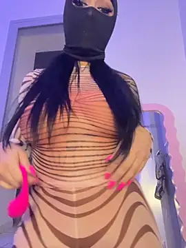 Snapshot of kamila_french chatting on 02-28-26, 11:06 kamila french online show from 02-28-26, 11:06