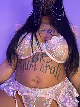 Snapshot of kamila_french chatting on 03-10-26, 10:04 kamila french online show from 03-10-26, 10:04