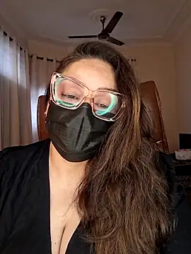 Snapshot of SEXY-Sardarni chatting on 12-20-25, 07:37 SEXY-Sardarni online show from 12-20-25, 07:37