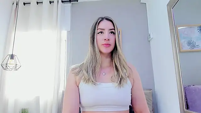 Snapshot of _AlejaCruz_ chatting on 01-06-26, 07:17 AlejaCruz online show from 01-06-26, 07:17