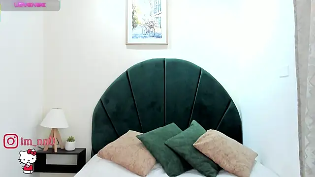 Snapshot of _AlejaCruz_ chatting on 01-12-26, 05:51 AlejaCruz online show from 01-12-26, 05:51