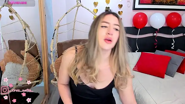 Snapshot of _AlejaCruz_ chatting on 02-14-26, 06:37 AlejaCruz online show from 02-14-26, 06:37