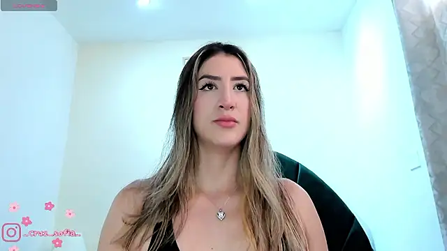 Snapshot of _AlejaCruz_ chatting on 02-20-26, 05:57 AlejaCruz online show from 02-20-26, 05:57