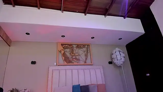 Snapshot of _AlejaCruz_ chatting on 04-05-26, 05:54 AlejaCruz online show from 04-05-26, 05:54