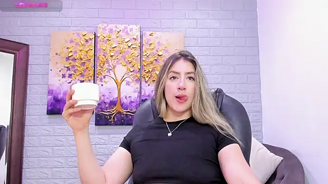 Snapshot of _AlejaCruz_ chatting on 04-07-26, 07:36 AlejaCruz online show from 04-07-26, 07:36