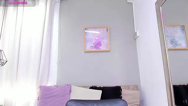 Snapshot of _AlejaCruz_ chatting on 04-14-26, 07:09 AlejaCruz online show from 04-14-26, 07:09