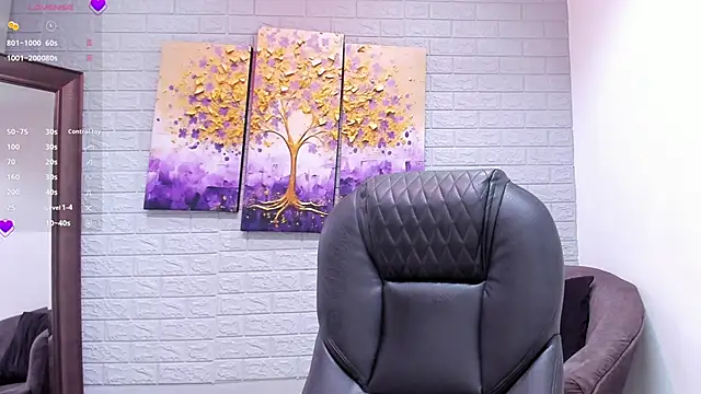  AlejaCruz  online show from 05-12-26, 06:27