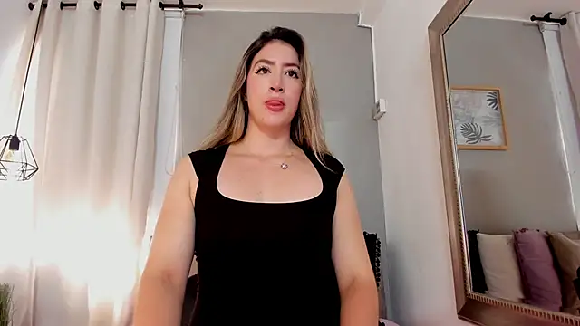  AlejaCruz  online show from 05-30-26, 07:33