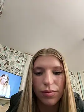 adel secret online show from 04-05-26, 07:44