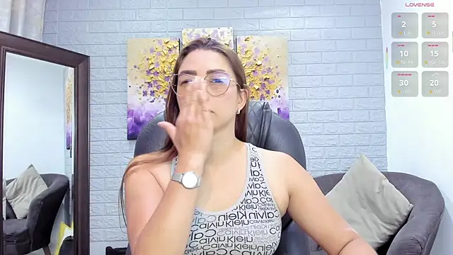  LaraMom  online show from 01-07-26, 08:00