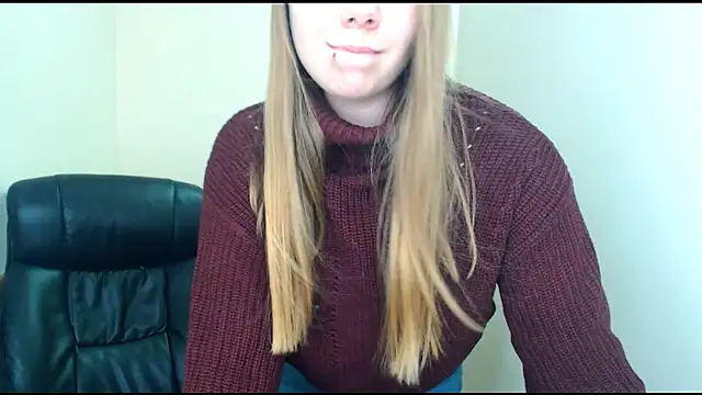 Snapshot of zoey_deuttch chatting on 12-03-24, 06:26 zoey deuttch online show from 12-03-24, 06:26