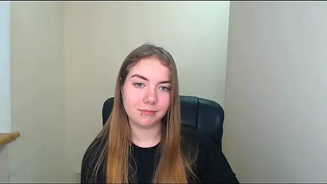 Snapshot of zoey_deuttch chatting on 12-13-24, 07:04 zoey deuttch online show from 12-13-24, 07:04