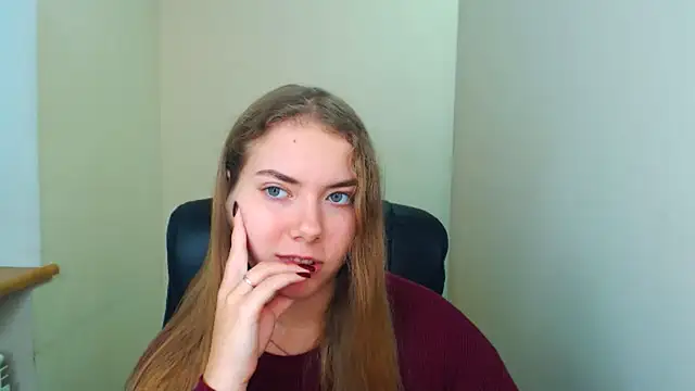 Snapshot of zoey_deuttch chatting on 10-13-25, 11:43 zoey deuttch online show from 10-13-25, 11:43