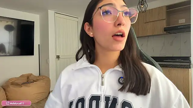 MarianaBranzz online show from 02-26-26, 05:45