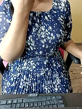 Snapshot of Nithya_05 chatting on 01-10-26, 08:05 Nithya 05 online show from 01-10-26, 08:05