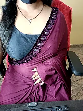 Snapshot of Nithya_05 chatting on 01-16-26, 05:17 Nithya 05 online show from 01-16-26, 05:17