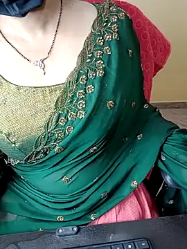 Snapshot of Nithya_05 chatting on 01-17-26, 05:23 Nithya 05 online show from 01-17-26, 05:23