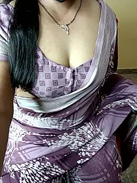 Snapshot of Nithya_05 chatting on 01-17-26, 05:27 Nithya 05 online show from 01-17-26, 05:27