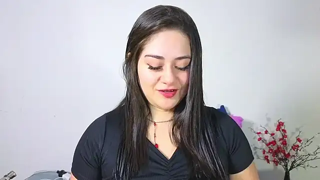 nahomi sweett online show from 05-22-26, 10:43