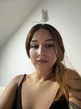 Snapshot of Mon_Cherry chatting on 03-25-26, 12:38 Mon Cherry online show from 03-25-26, 12:38