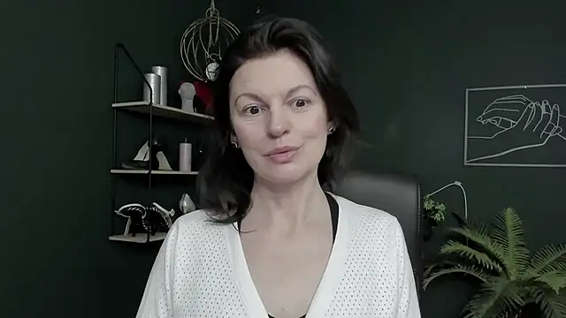 VivianWILD online show from 03-09-26, 07:56