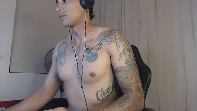 Snapshot of felipelopezz23 chatting on 07-14-26, 10:32 felipelopezz23 online show from 07-14-26, 10:32