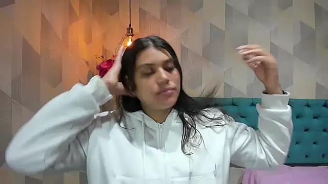 LindaBreeS online show from 06-14-26, 03:14