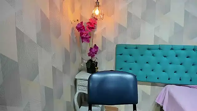 LindaBreeS online show from 06-17-26, 01:34