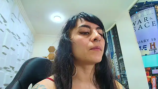 Naughty Kittenm online show from 04-01-26, 11:33