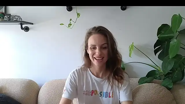 Snapshot of Mary_Wet chatting on 07-15-26, 01:27 Mary Wet online show from 07-15-26, 01:27