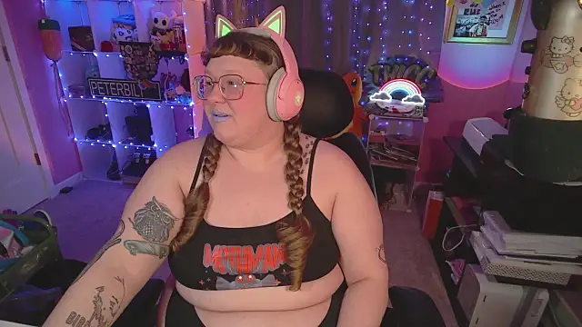 Snapshot of FatVeronica chatting on 01-31-26, 07:11 FatVeronica online show from 01-31-26, 07:11