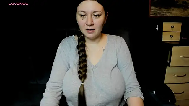 Snapshot of AlisaBacker chatting on 06-18-26, 08:13 AlisaBacker online show from 06-18-26, 08:13