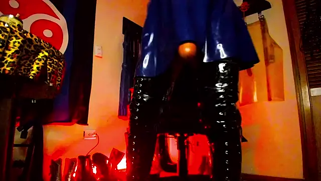 DominatrixBlue online show from 02-07-25, 06:34