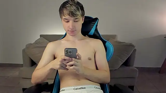 Snapshot of marcusmit chatting on 01-18-25, 07:04 marcusmit online show from 01-18-25, 07:04