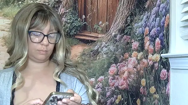 Paisleehaze online show from 06-17-26, 10:39
