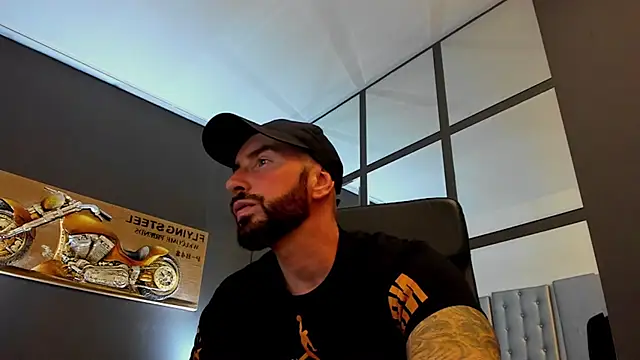 Snapshot of AronGrant chatting on 07-11-26, 10:29 AronGrant online show from 07-11-26, 10:29